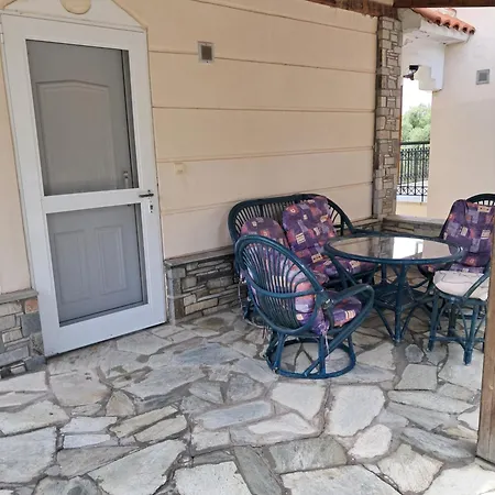 E&m View * Polikhronon