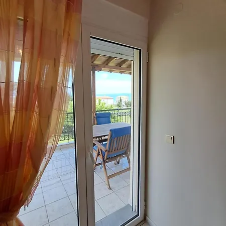 E&m View Villa Polychrono