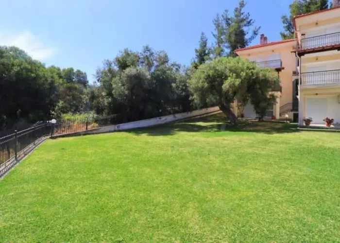 E&m Sea View Villa Polychrono