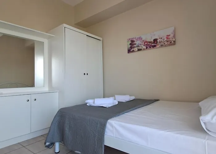 E&m Sea View Villa Polychrono