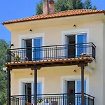 E&m Sea View Villa Polychrono